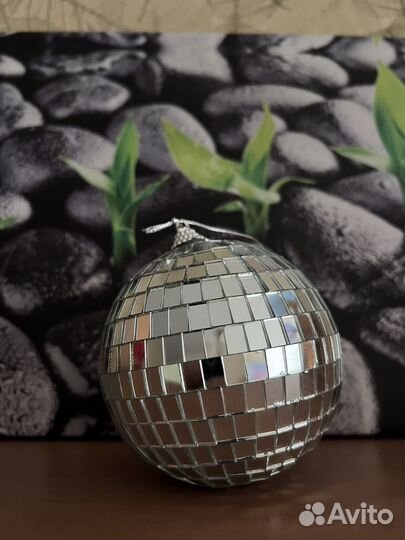 Новогодняя игрушка в виде диско шара