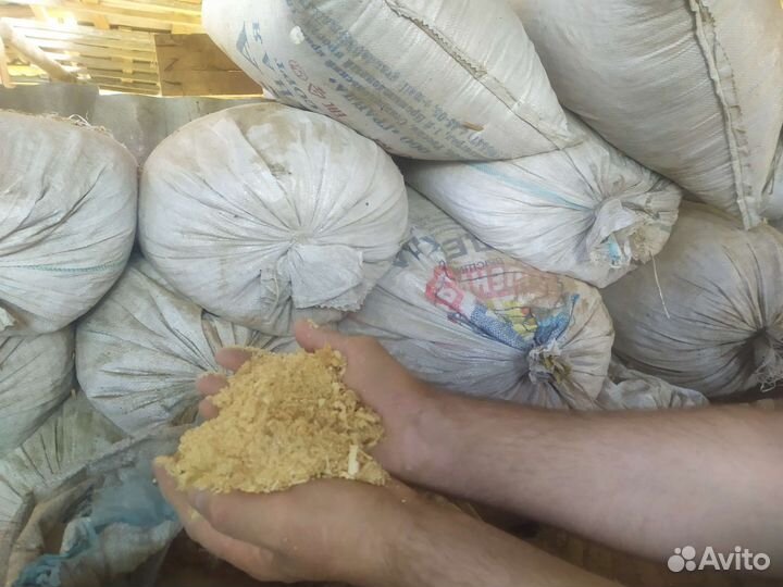 Опилки в мешках