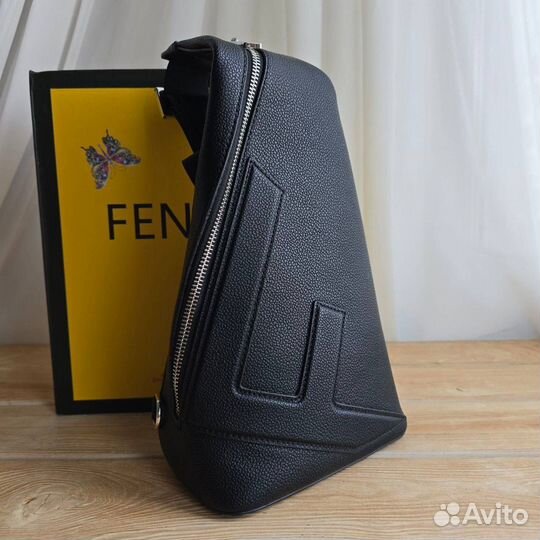 Сумка слинг Fendi