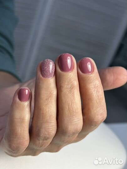 Маникюр с покрытием гель-лаком