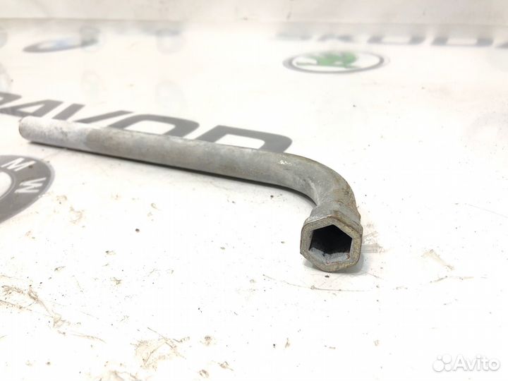 Баллонный ключ Skoda Octavia A5 (1Z) 1.6 BSE 2012