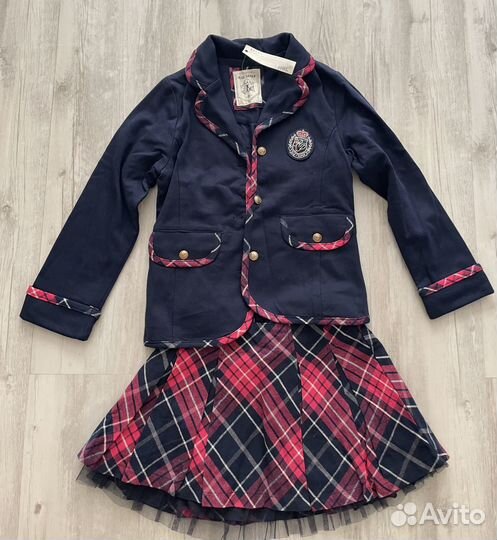 Продам школьный костюм