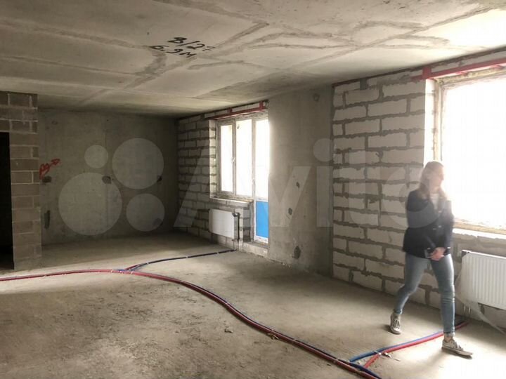 2-к. квартира, 70 м², 8/25 эт.