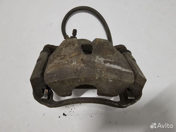 Lexus IS250 суппорт передний левый