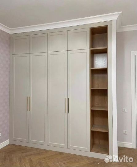 Шкаф с полками