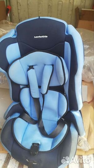 Детское кресло в машину