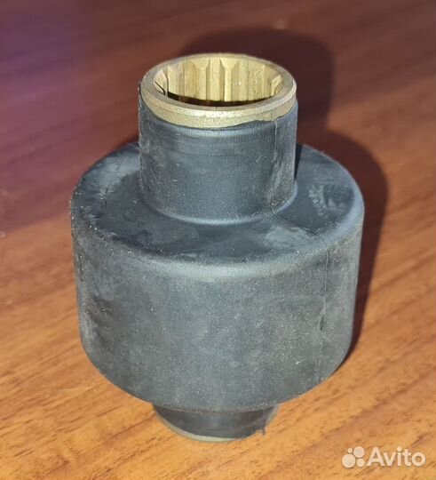 Втулка гребного винта резиновая Suzuki 40-65