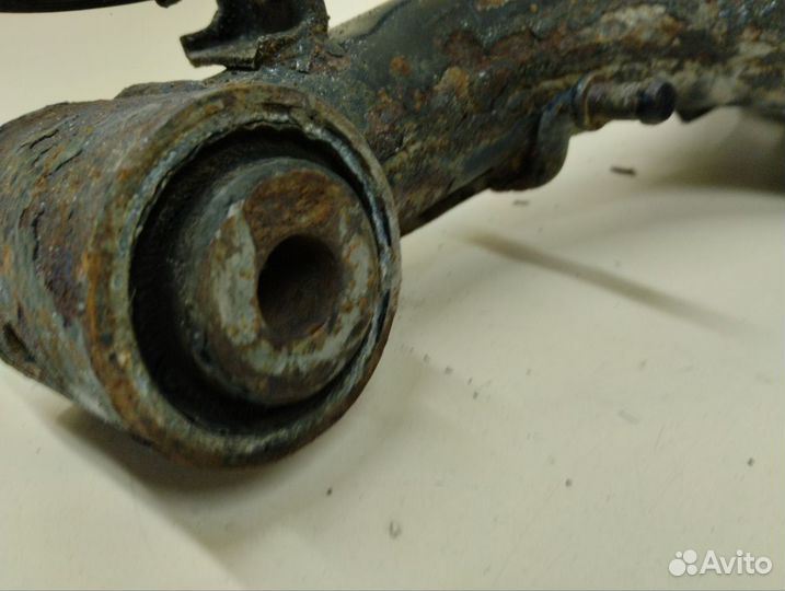 Рычаг задний верхний левый Land Rover Discovery 3