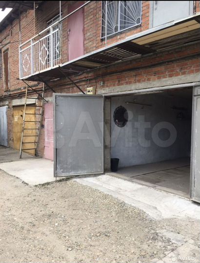 Гараж, > 30 м²