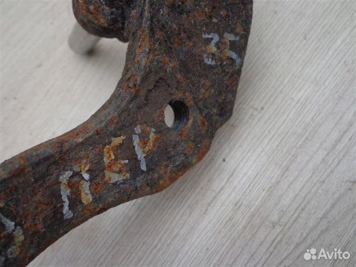 Скоба суппорта переднего Volvo S40 2004