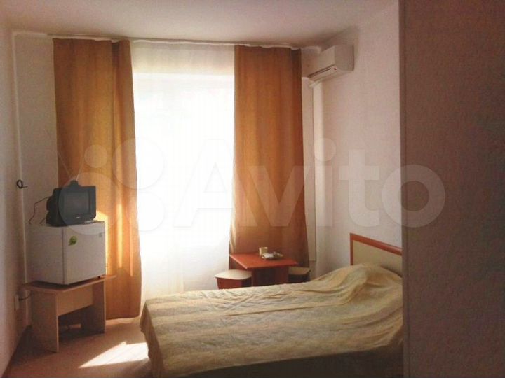 Комната 20 м² в 5-к., 1/3 эт.