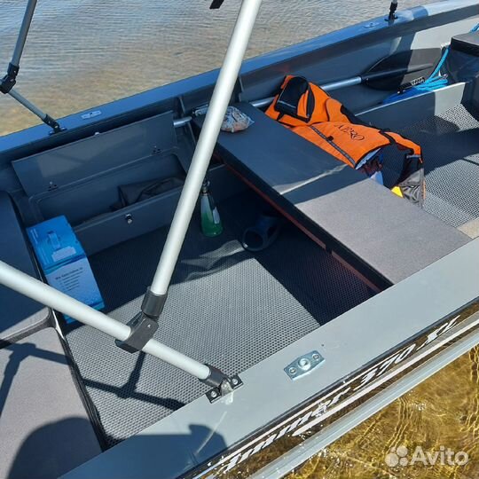 Моторная лодка Swimmer 400 / лодка пластиковая