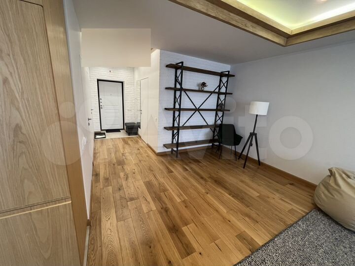 2-к. квартира, 76 м², 2/4 эт.