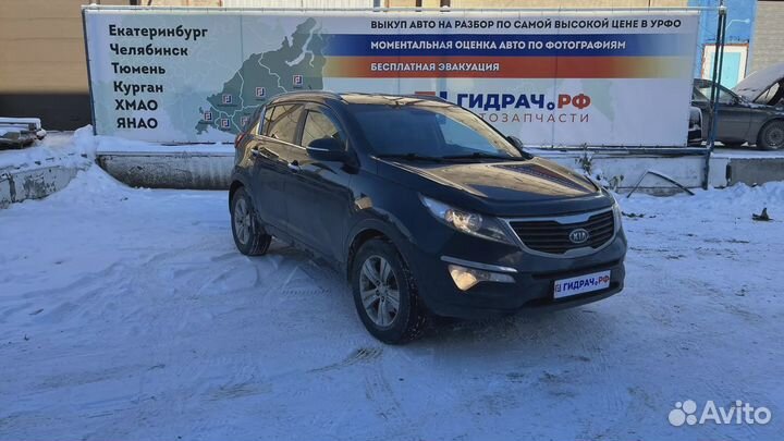 Стекло двери задней правой Kia Sportage (SL) 83421