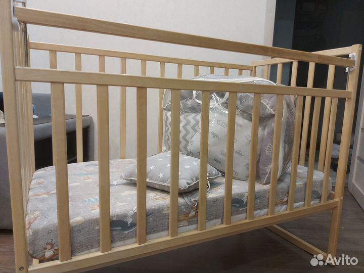 Детская кроватка