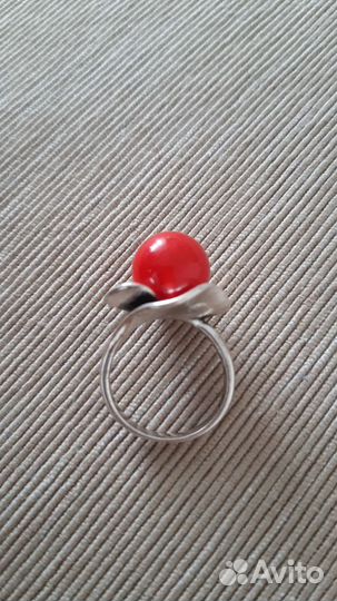 Кольцо с кораллом
