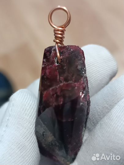 Кулон подвеска Эвдиалит камень