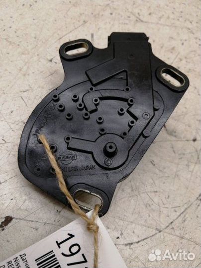 Датчик положения селектора АКПП Nissan Bluebird