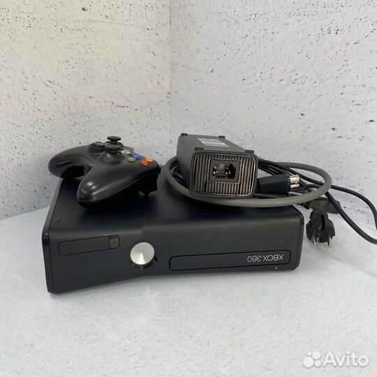 Игровая приставка Microsoft Xbox 360 S 250 гб