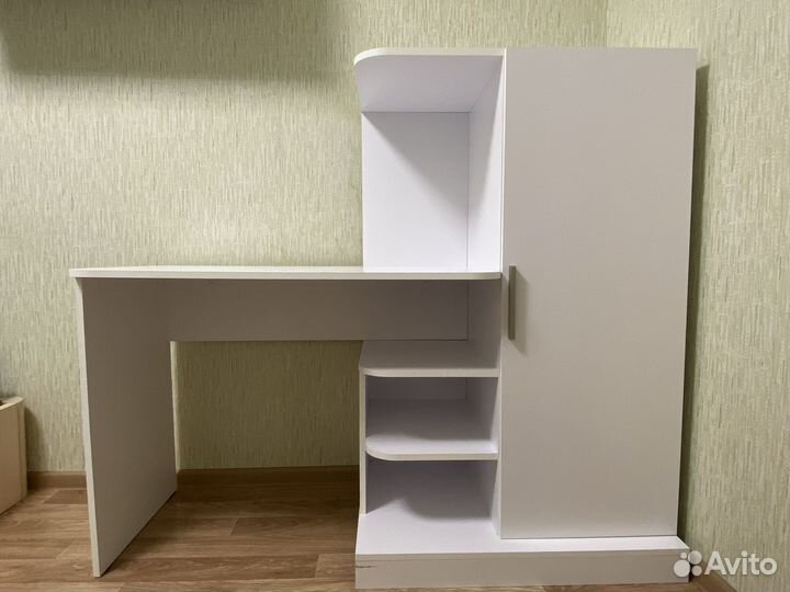 Письменный стол