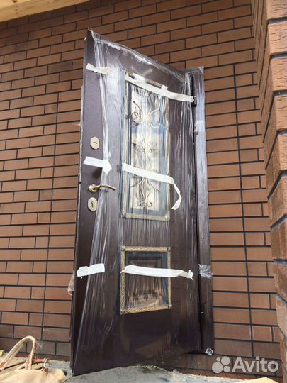 Дверь входная для частного дома