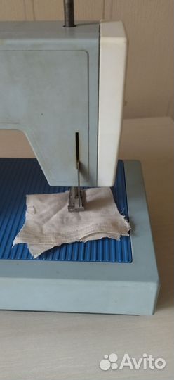 Детская швейная машинка 