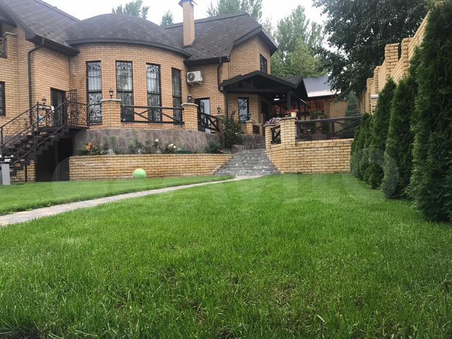 Коттедж 235 м² на участке 10 сот.