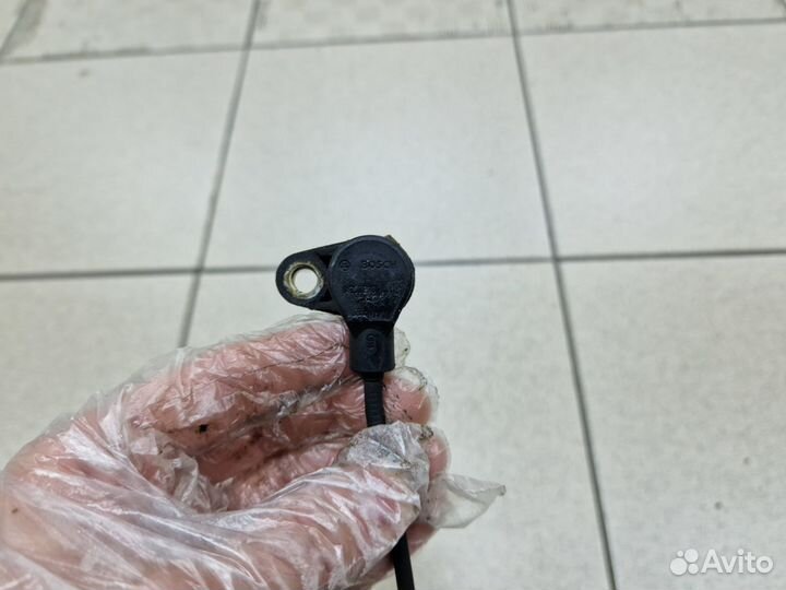 Датчик положения коленвала Bosch 0261210135 Audi