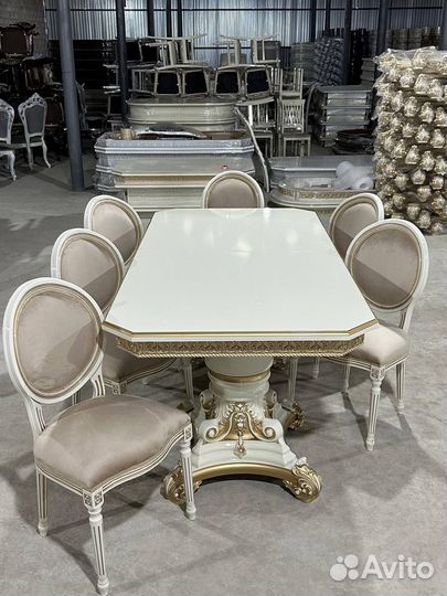 Комплект стол и стулья. В наличии
