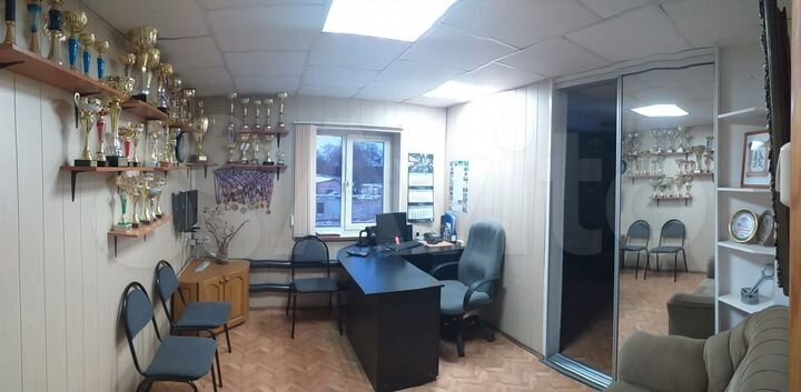 Автомастерская с офисами, 291.1 м²