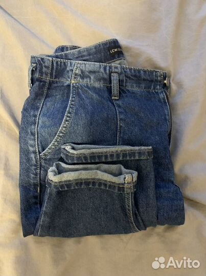 Образ (куртка+джинсы moms+шапка+полосатая рубашка)