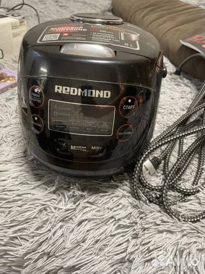 Мультиварка Redmond RMC-03
