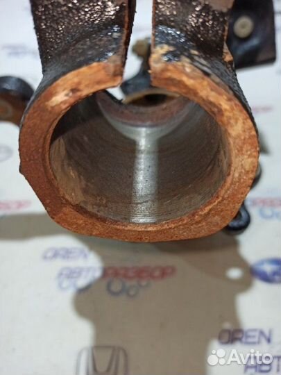 Кулак поворотный правый Ford Focus 3 хэтчбек 1.6