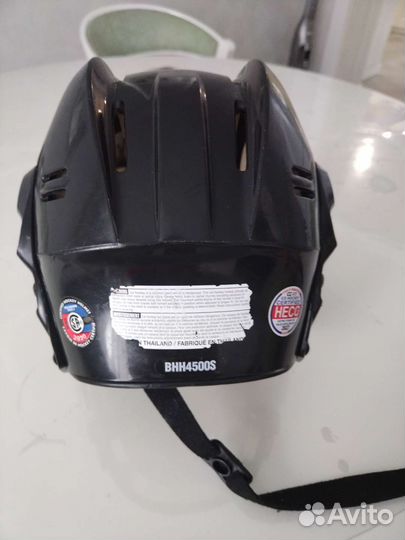 Хоккейный шлем