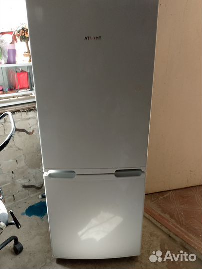 Холодильник атлант бу