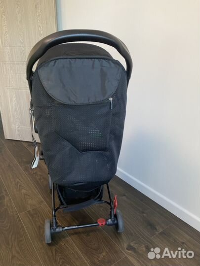 Коляска Maclaren Atom