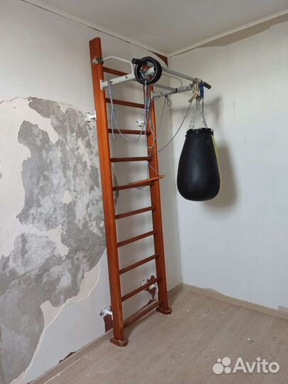 Шведская стенка с турником