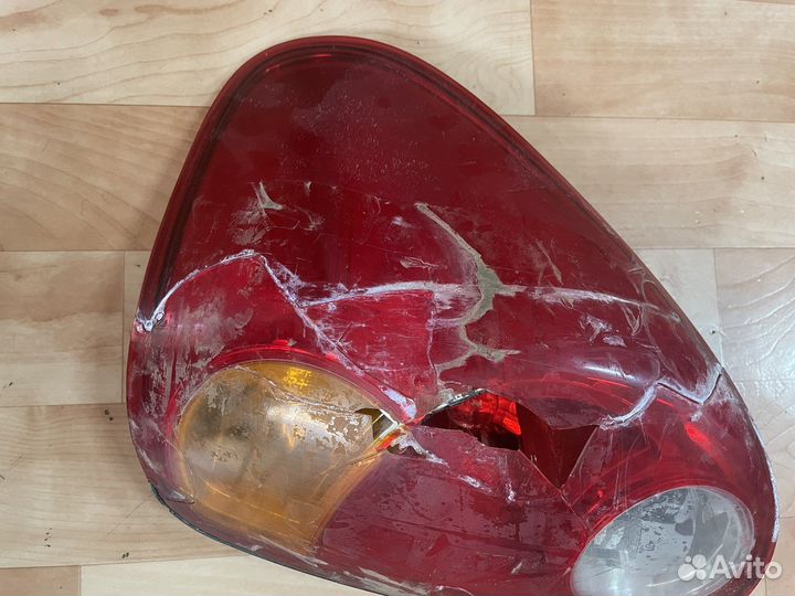 Продам заднюю правую фару L200