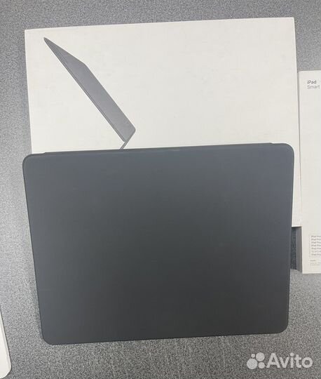 Чехол-клавиатура iPad SmartKeyboardFolio