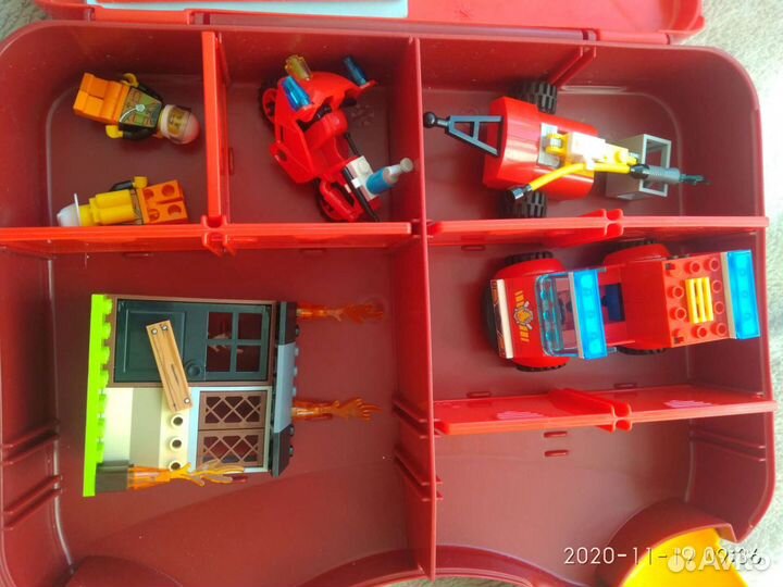 Lego Juniors Чемоданчик «Пожарная команда