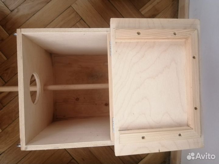 Гнездовой домик для попугаев