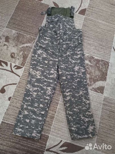 Камуфляжный Полукомбинезон новый