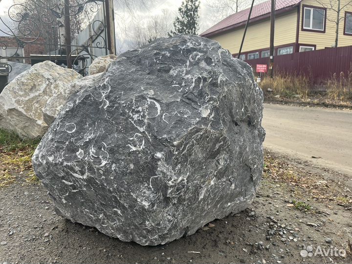 Валуны,ландшафтный камень