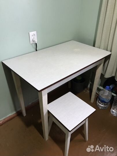 Кухонный стол