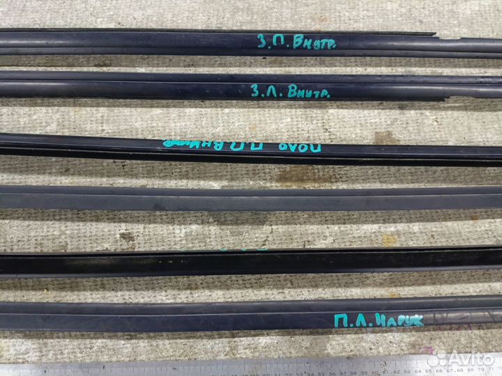 Молдинг стекла двери бархотка Volkswagen Polo 3 6N