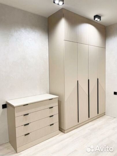 Шкаф распашной на заказ