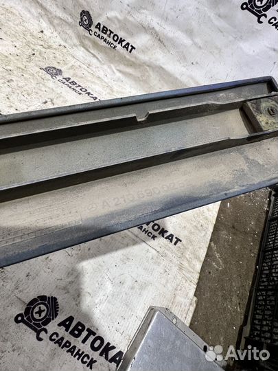 Молдинг двери боковой Mercedes W210