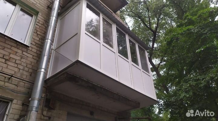 Пластиковый балкон с установкой