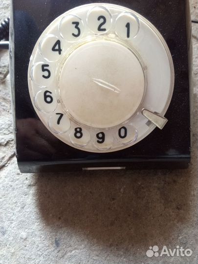 Продам Советский телефонный аппарат та-68