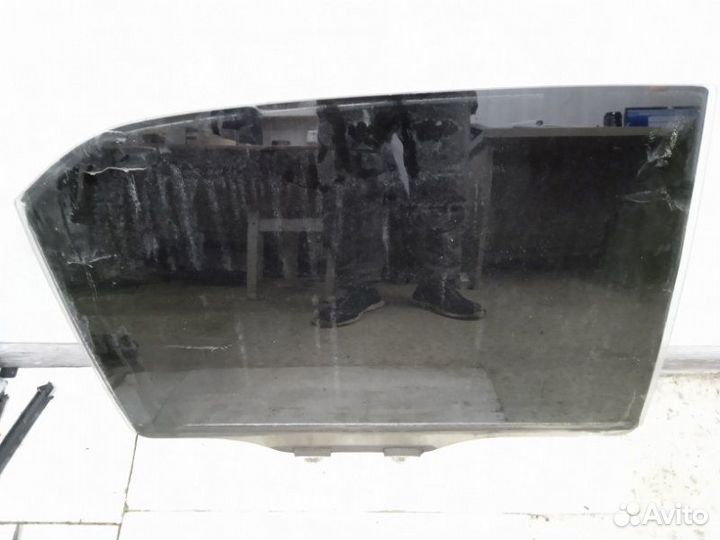 Стекло заднее правое Mitsubishi Lancer 9 4G18 2005